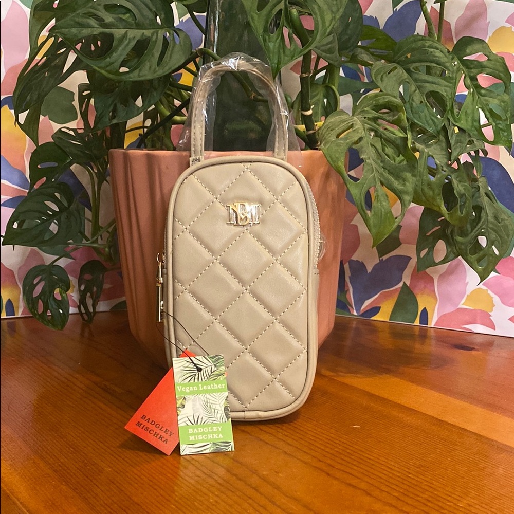Badgley Mischka Cream Quilted Crossbody Phone Bag